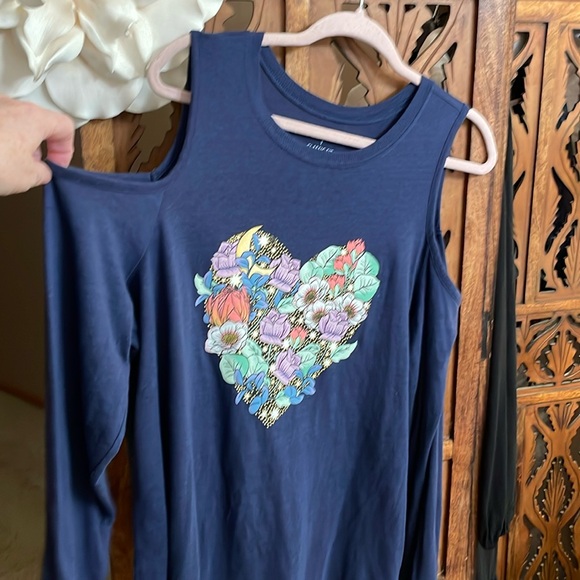 Cold shoulder t- shirt. Size 14-16. - Picture 1 of 6